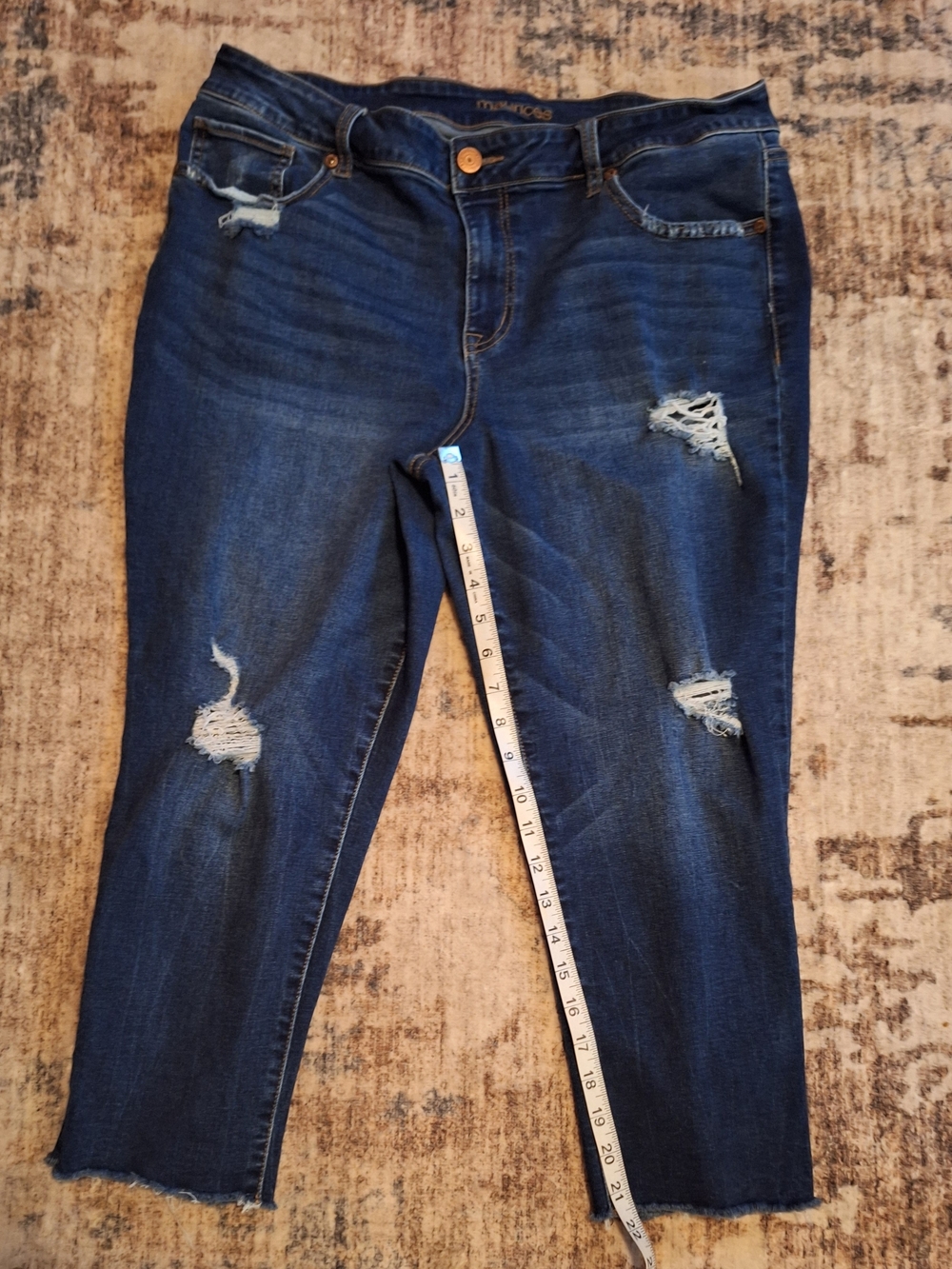 Maurices Distressed Crop Jeans. Sz 18